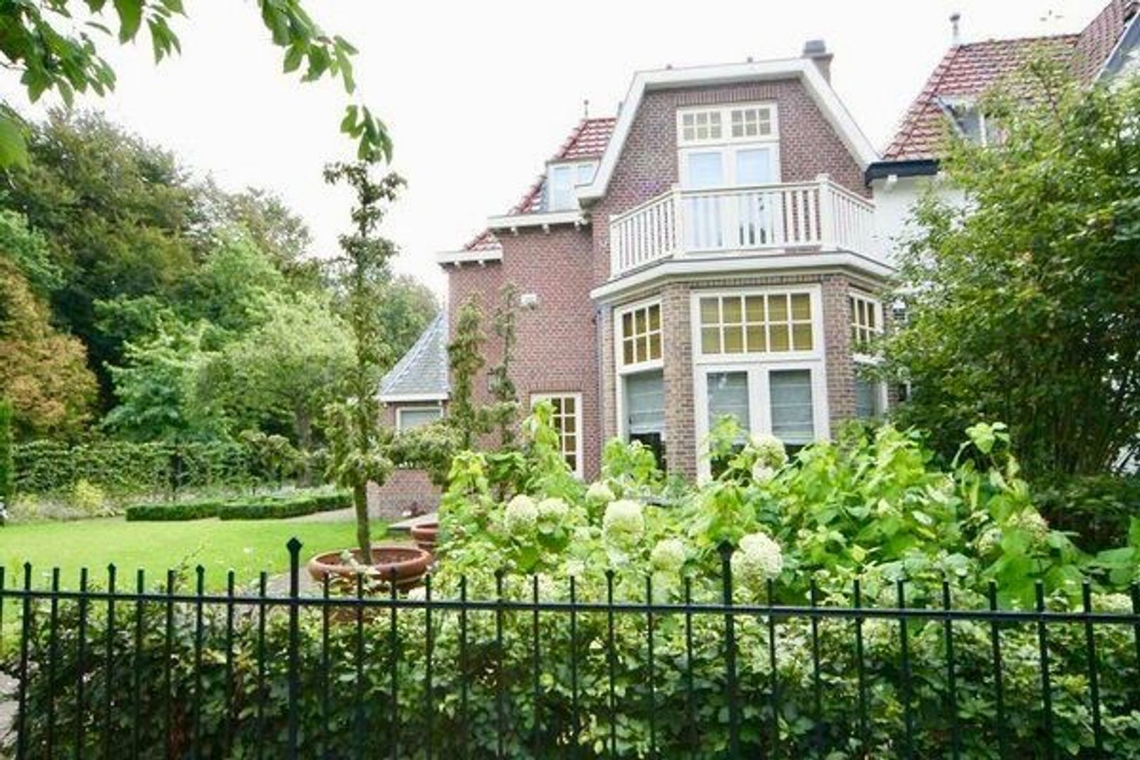 van Vredenburchweg 81 .