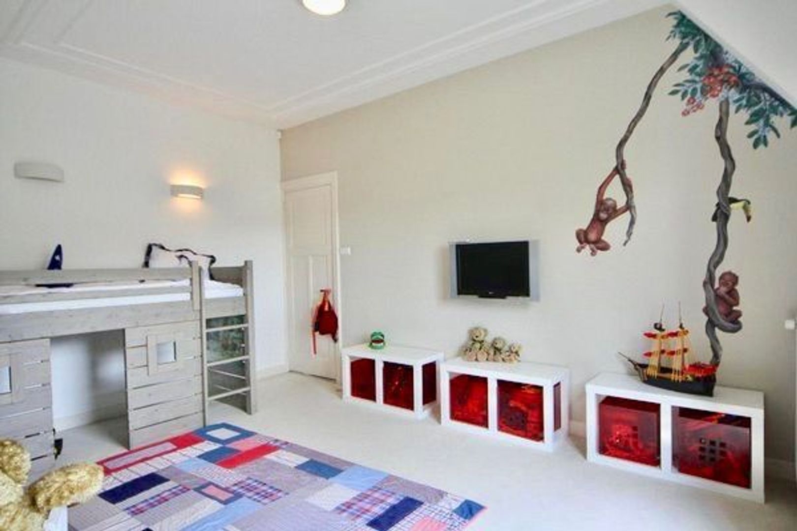 van Vredenburchweg 81 .