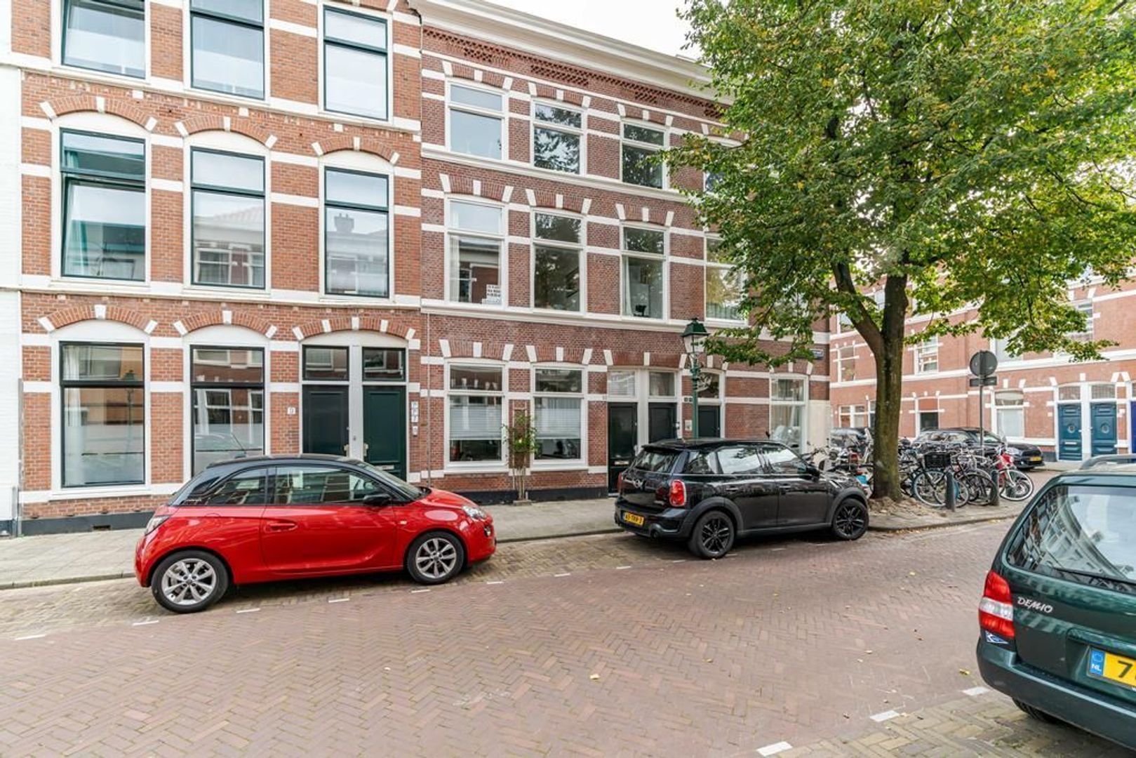 Van Merlenstraat 5 .