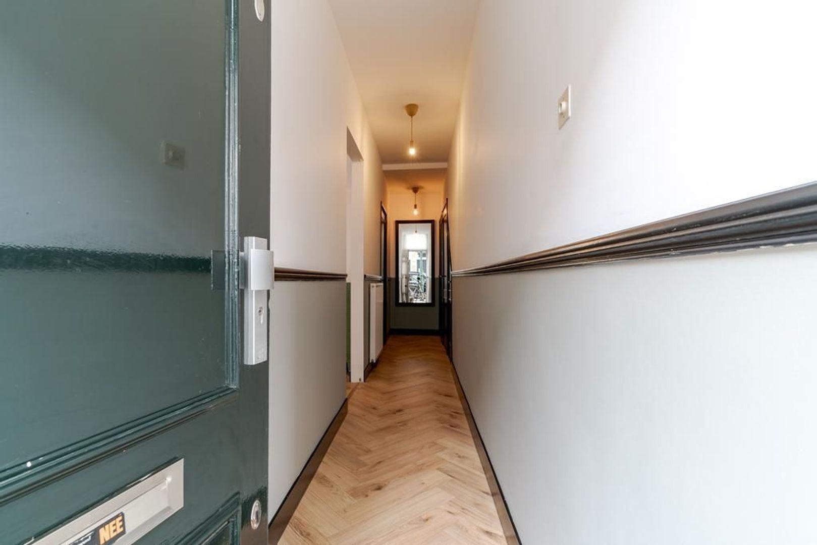 Van Merlenstraat 5 .