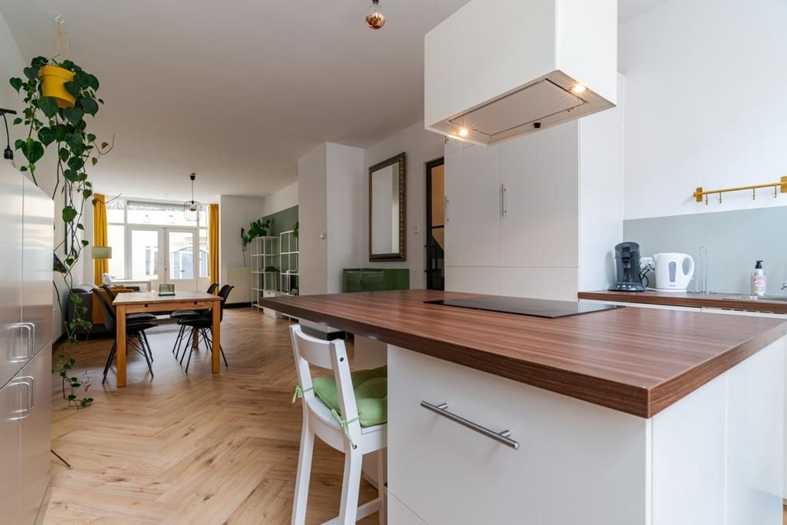 Van Merlenstraat 5 .