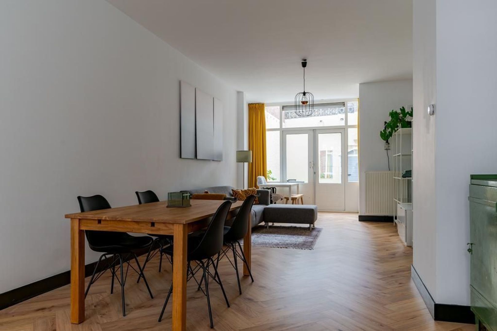 Van Merlenstraat 5 .