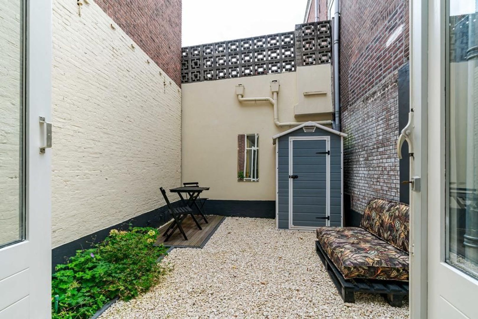 Van Merlenstraat 5 .