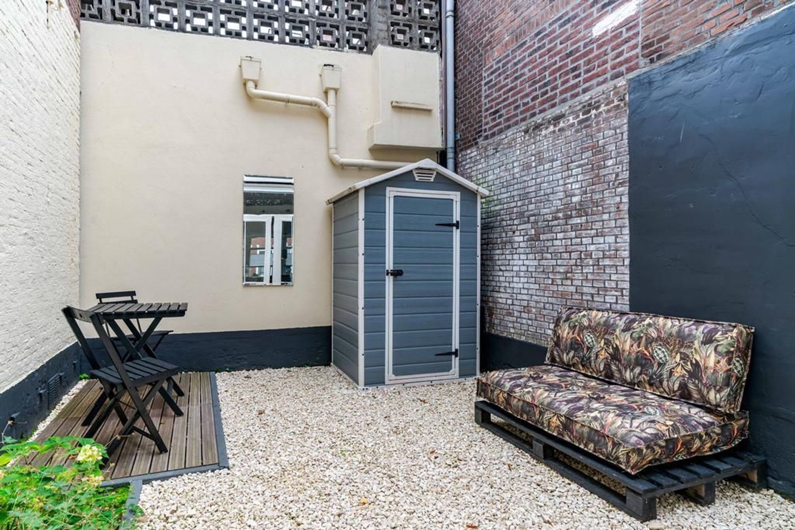 Van Merlenstraat 5 .