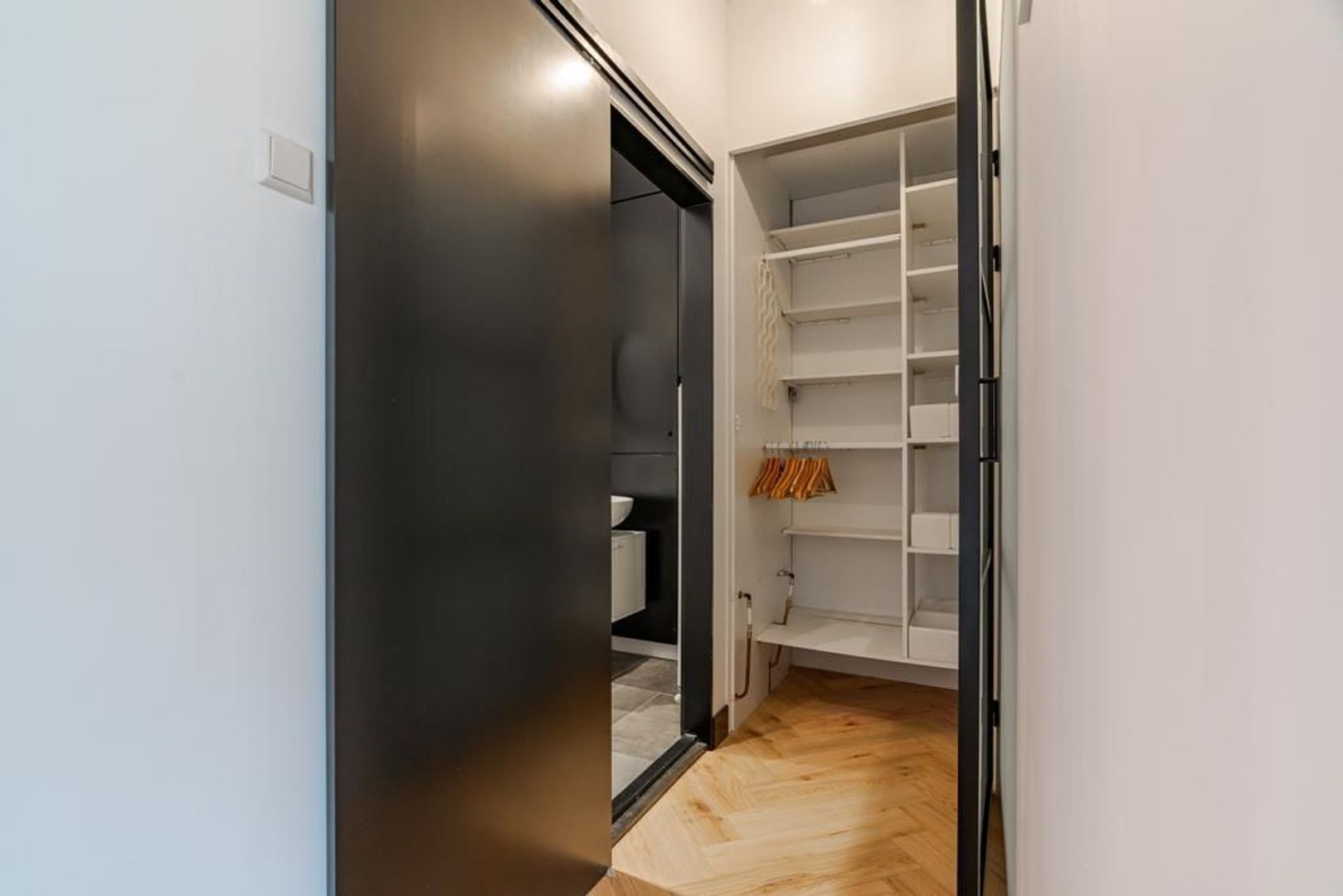 Van Merlenstraat 5 .