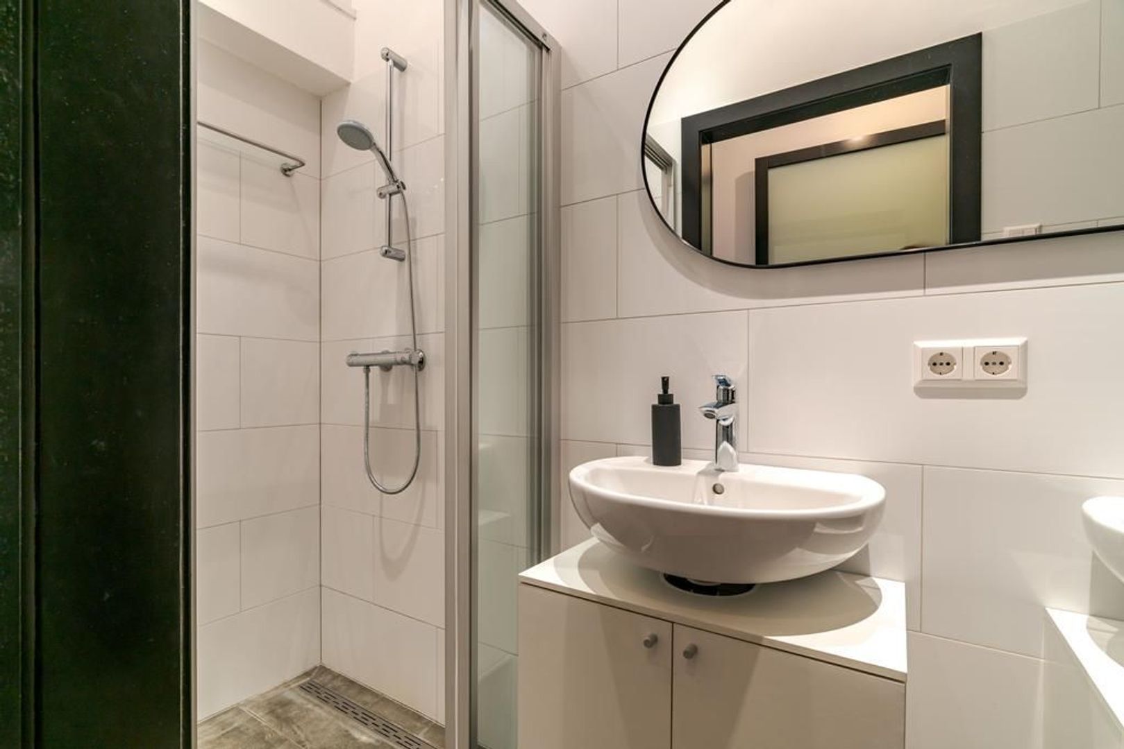 Van Merlenstraat 5 .