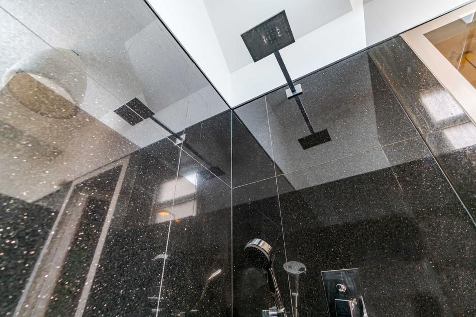 Nieuwe Parklaan 157 .