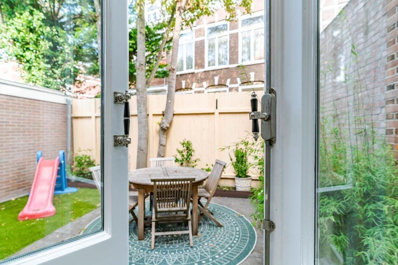 Nieuwe Parklaan 157 .