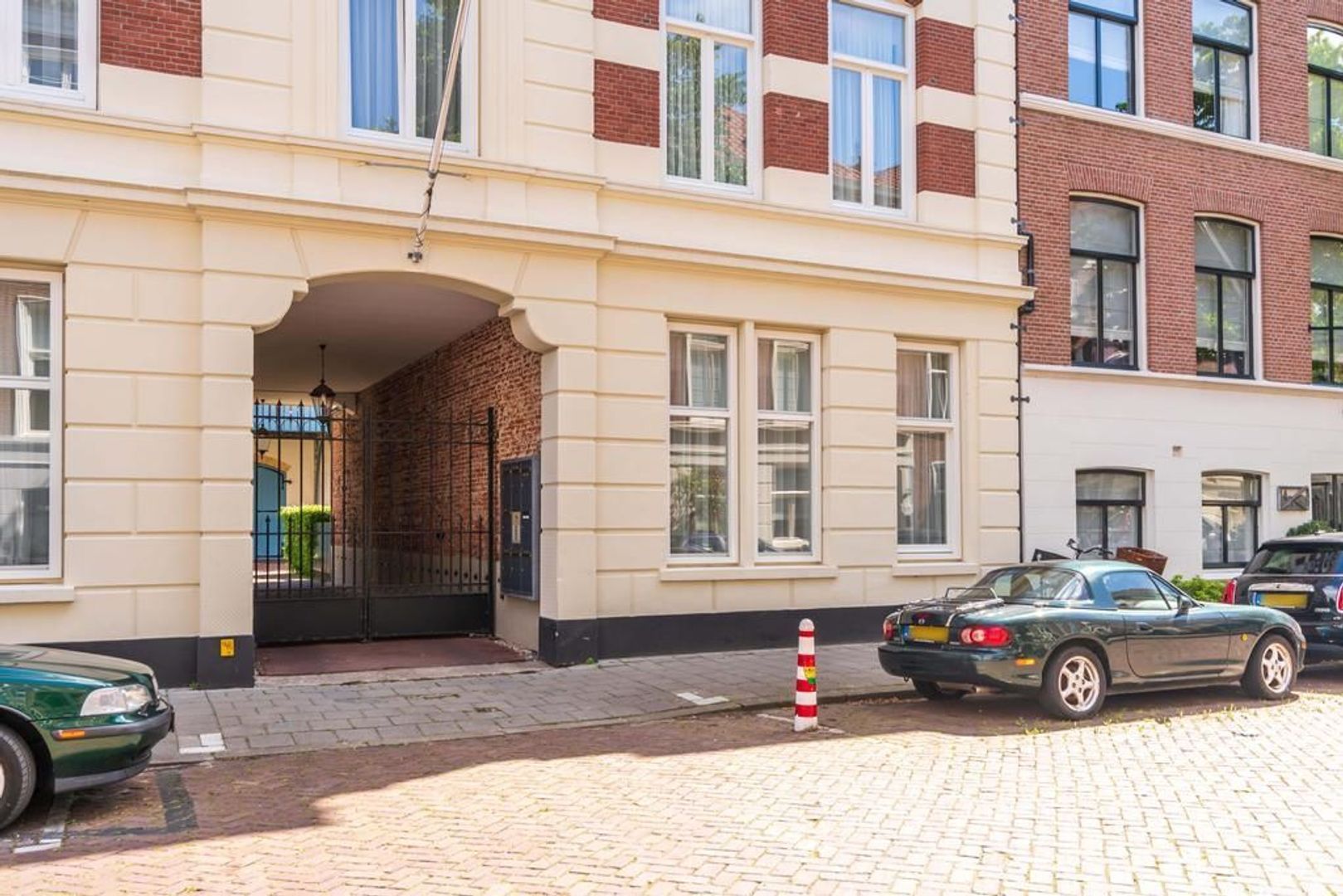 Balistraat 75 .