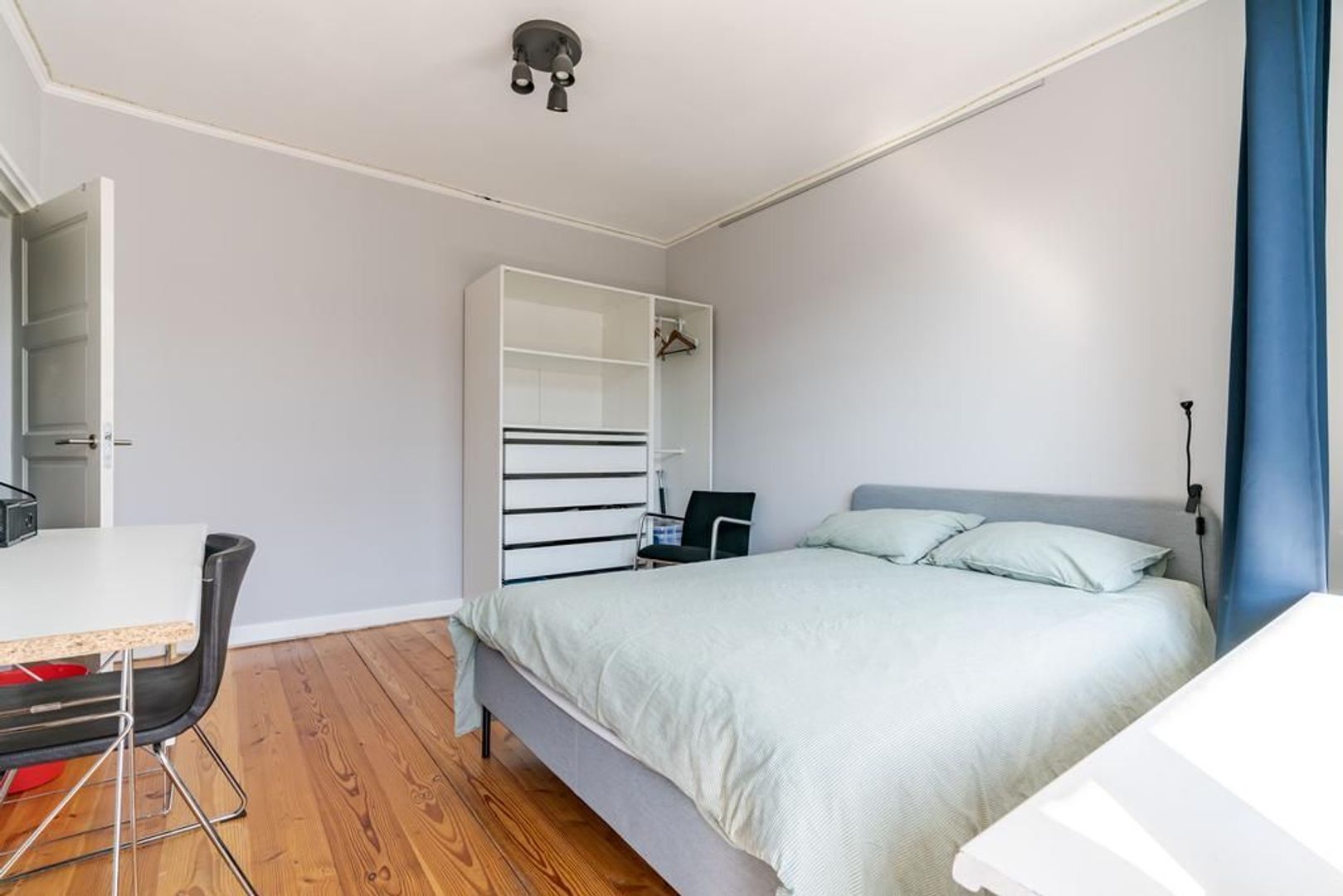 Van Kinsbergenstraat 25 .