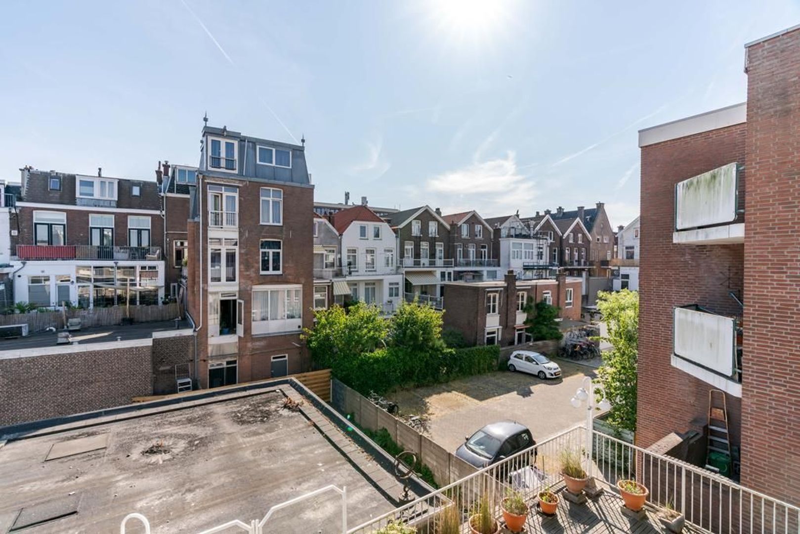 Van Kinsbergenstraat 25 .