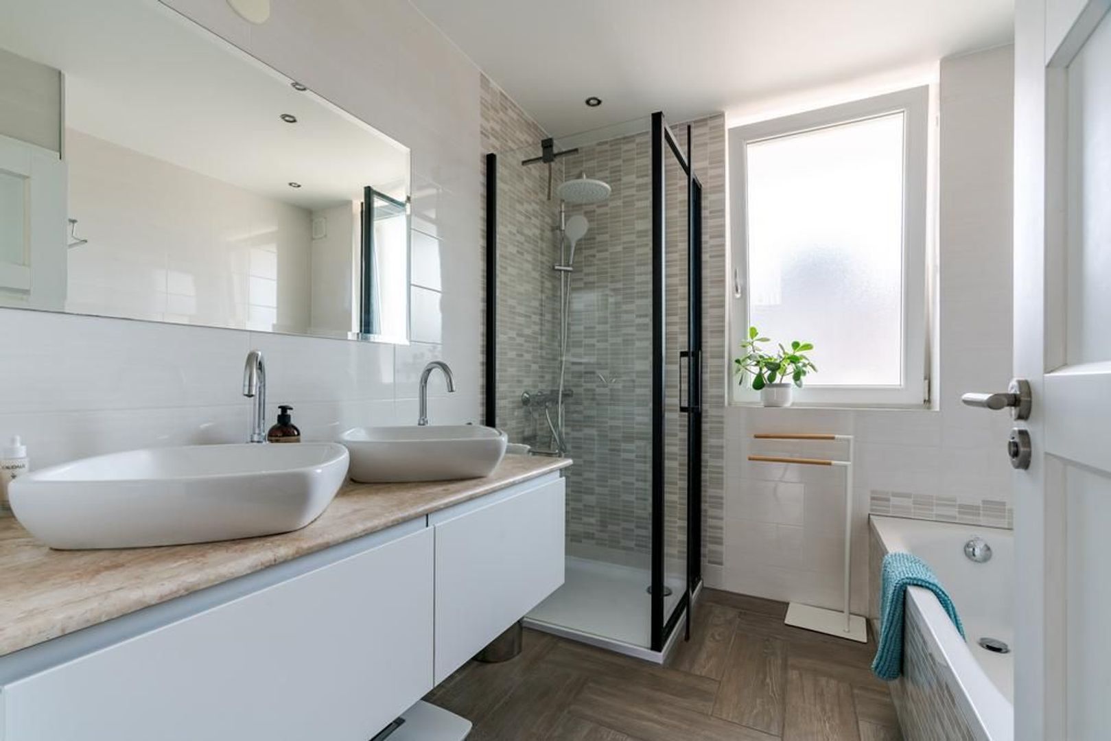 Van Kinsbergenstraat 25 .