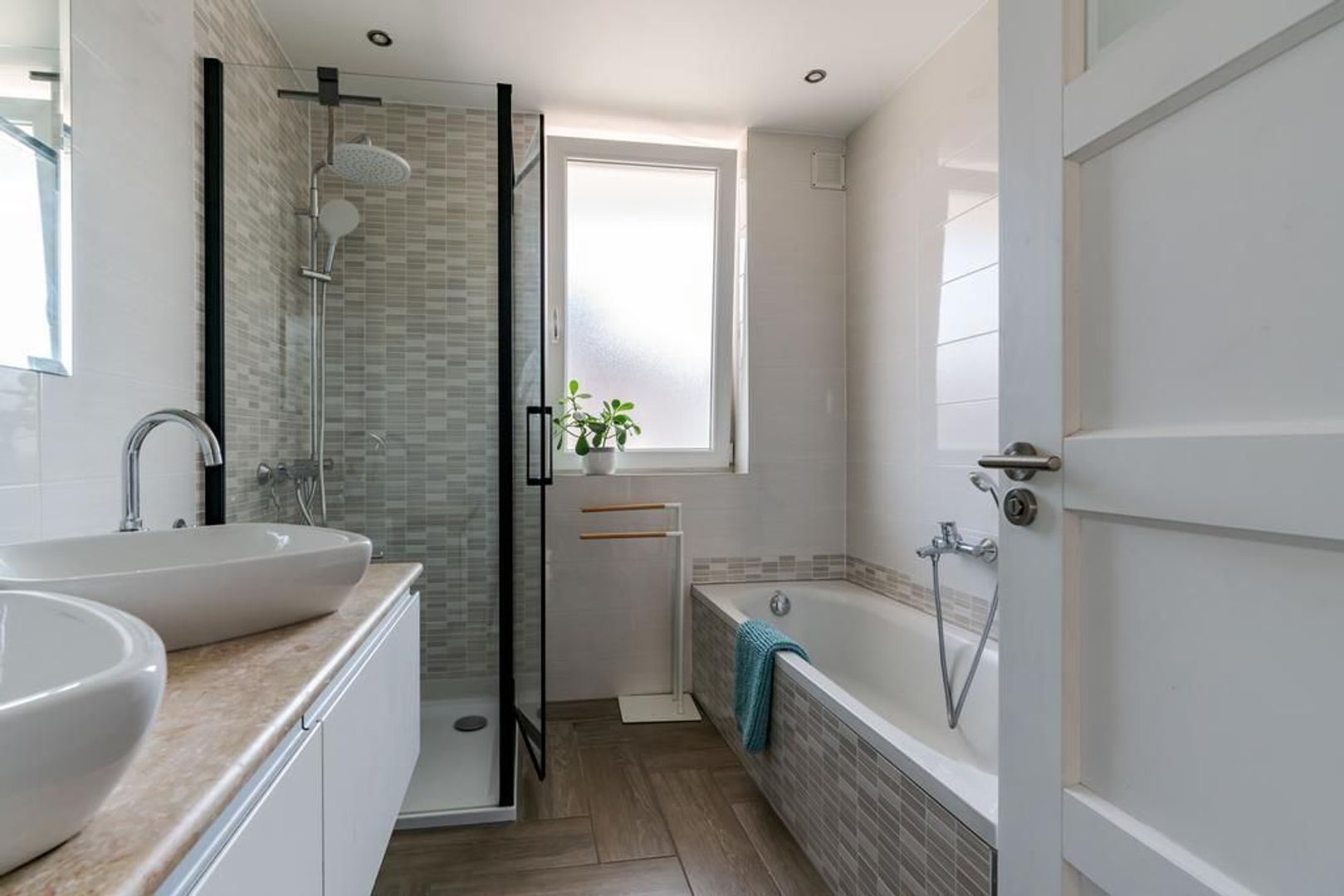 Van Kinsbergenstraat 25 .