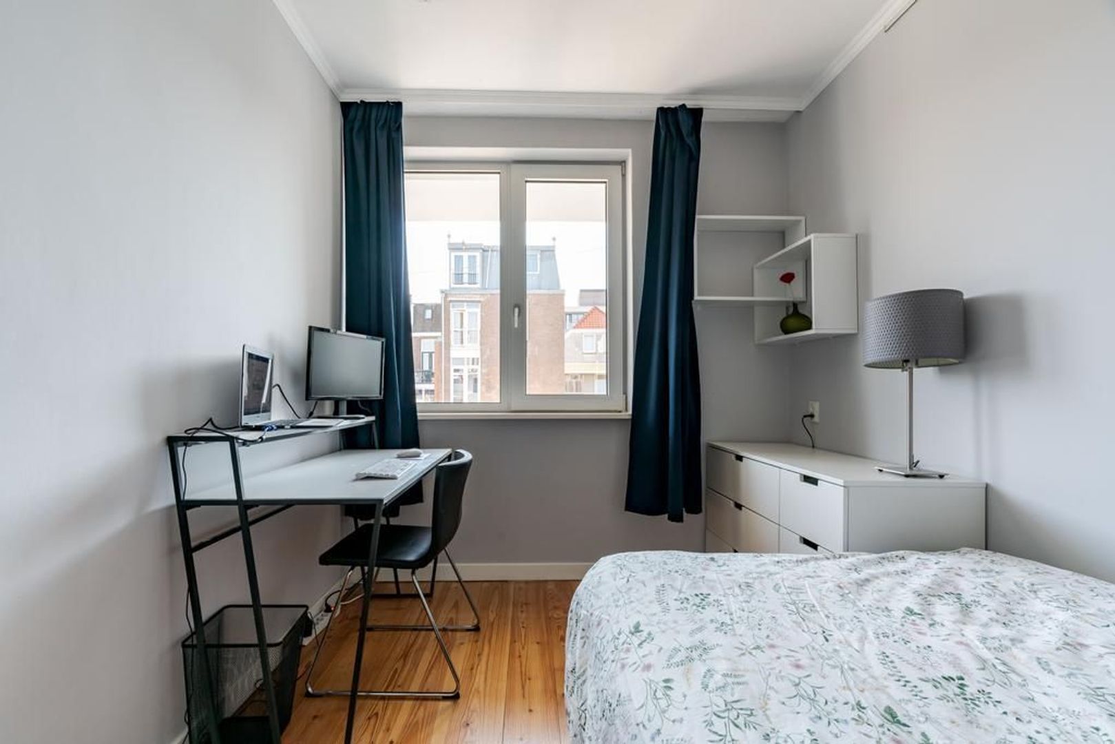 Van Kinsbergenstraat 25 .