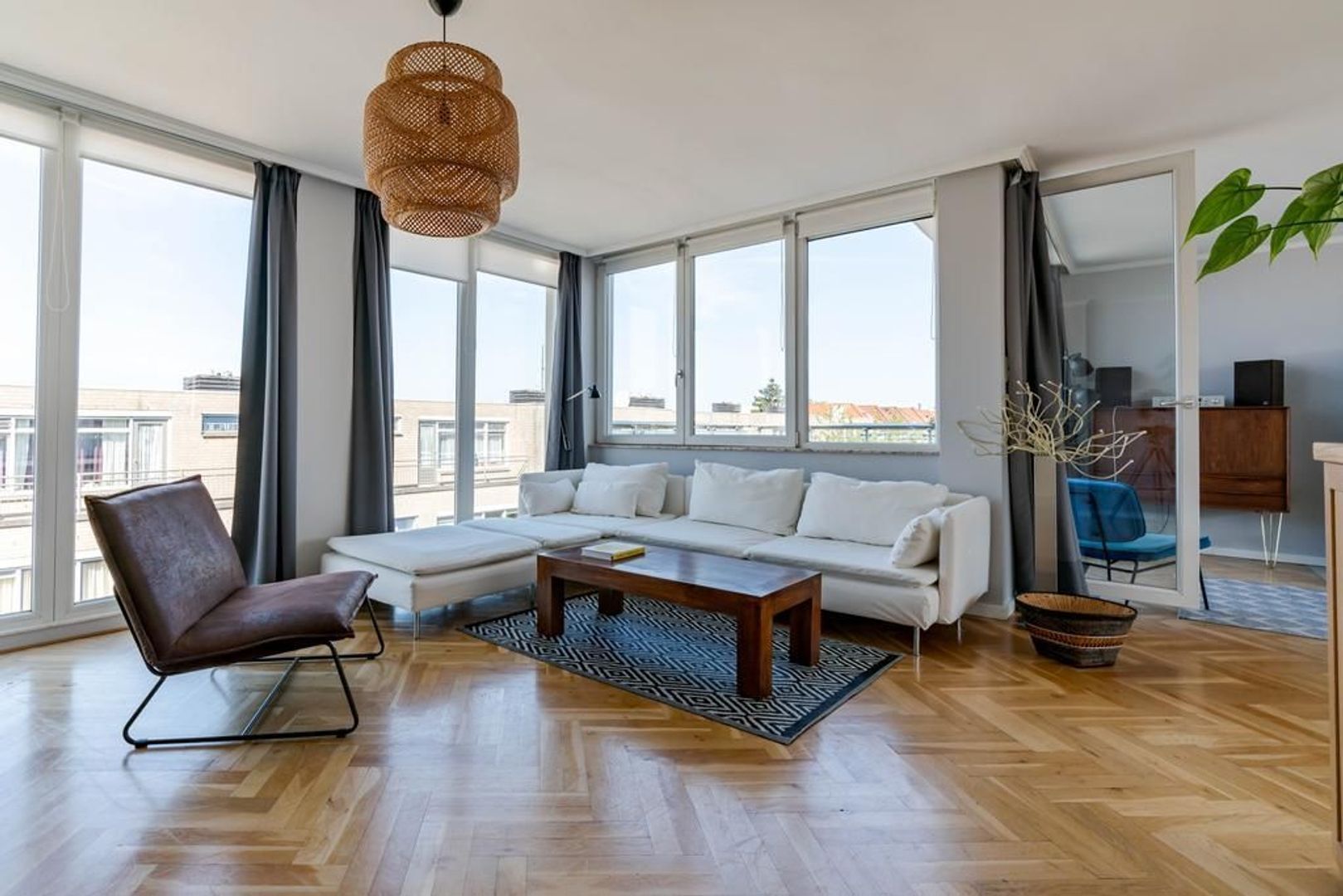 Van Kinsbergenstraat 25 .