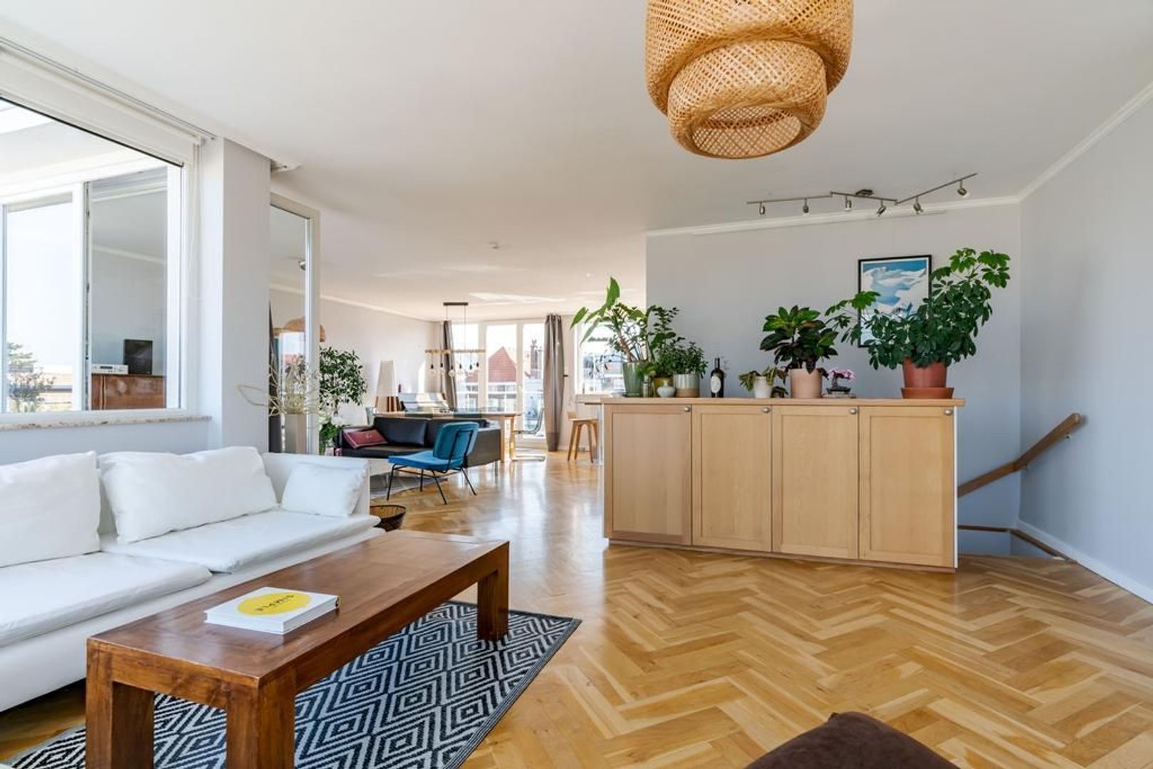 Van Kinsbergenstraat 25 .