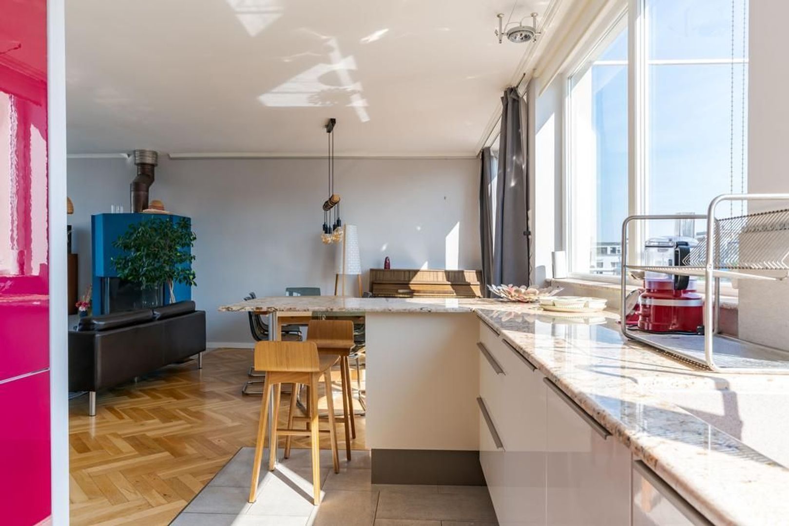 Van Kinsbergenstraat 25 .