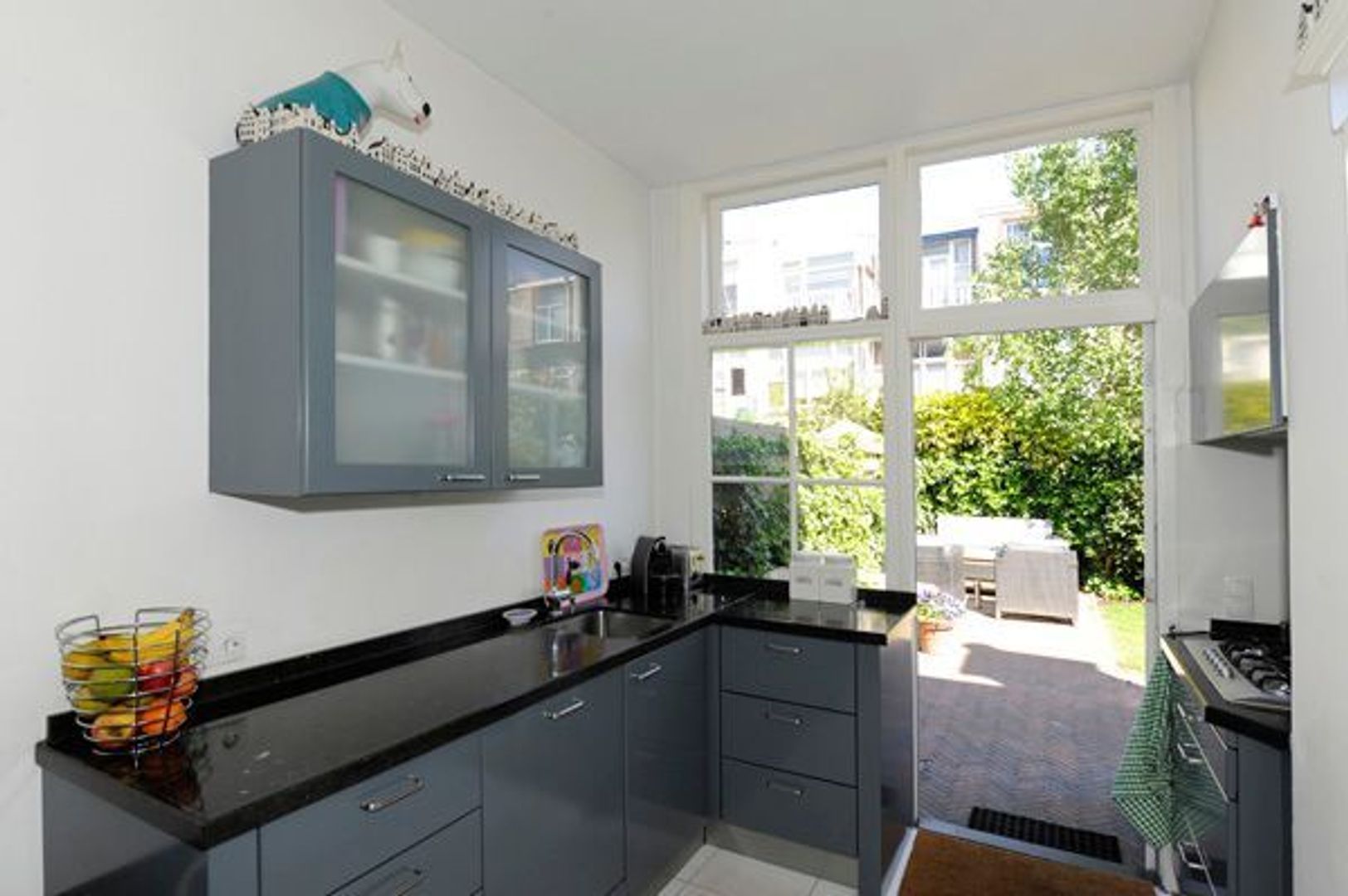 Van Beverningkstraat 146 .