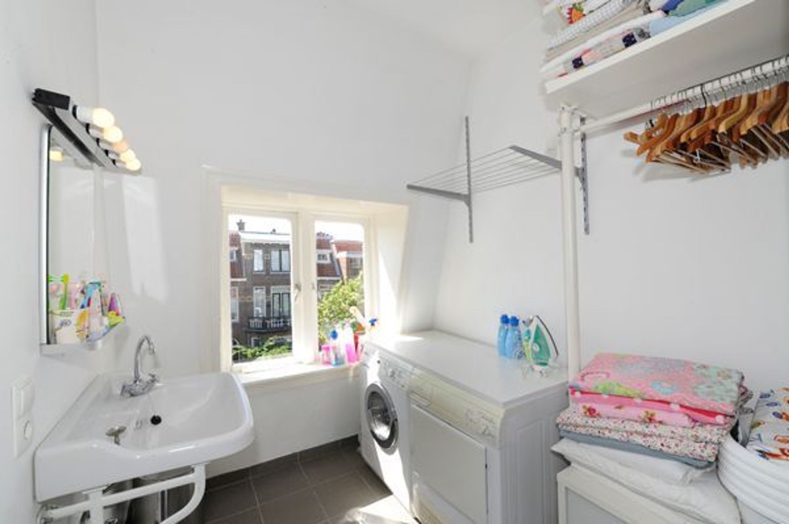 Van Beverningkstraat 146 .