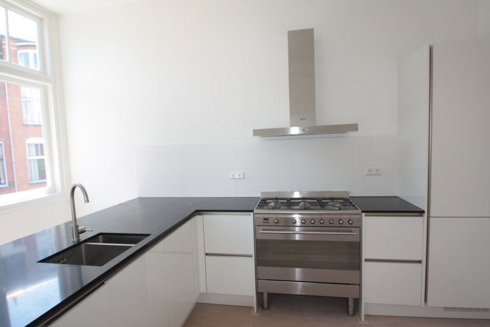 Frederik Hendriklaan 36 .