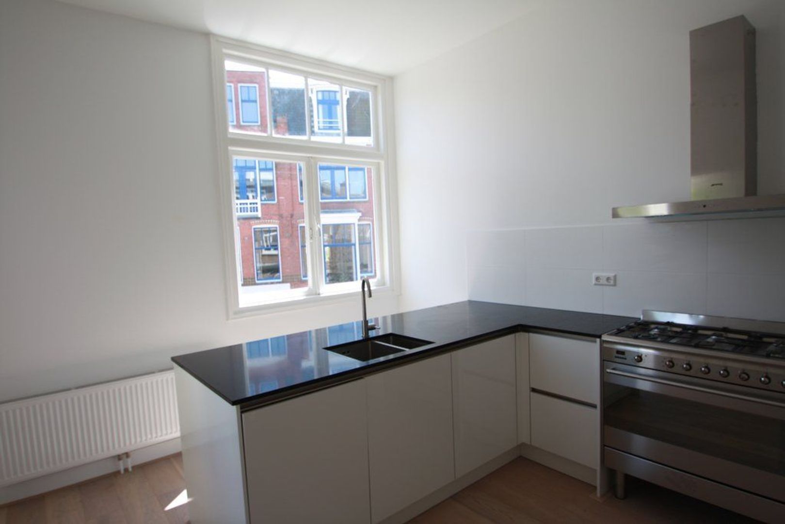 Frederik Hendriklaan 36 .