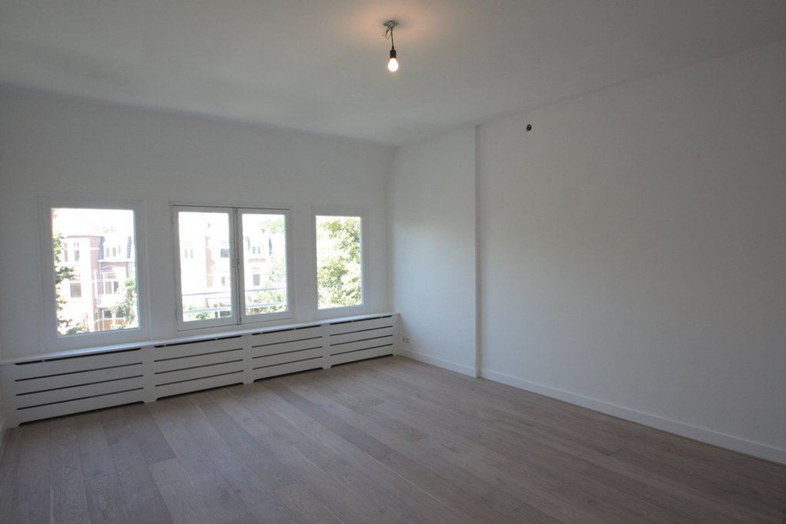 Frederik Hendriklaan 36 .