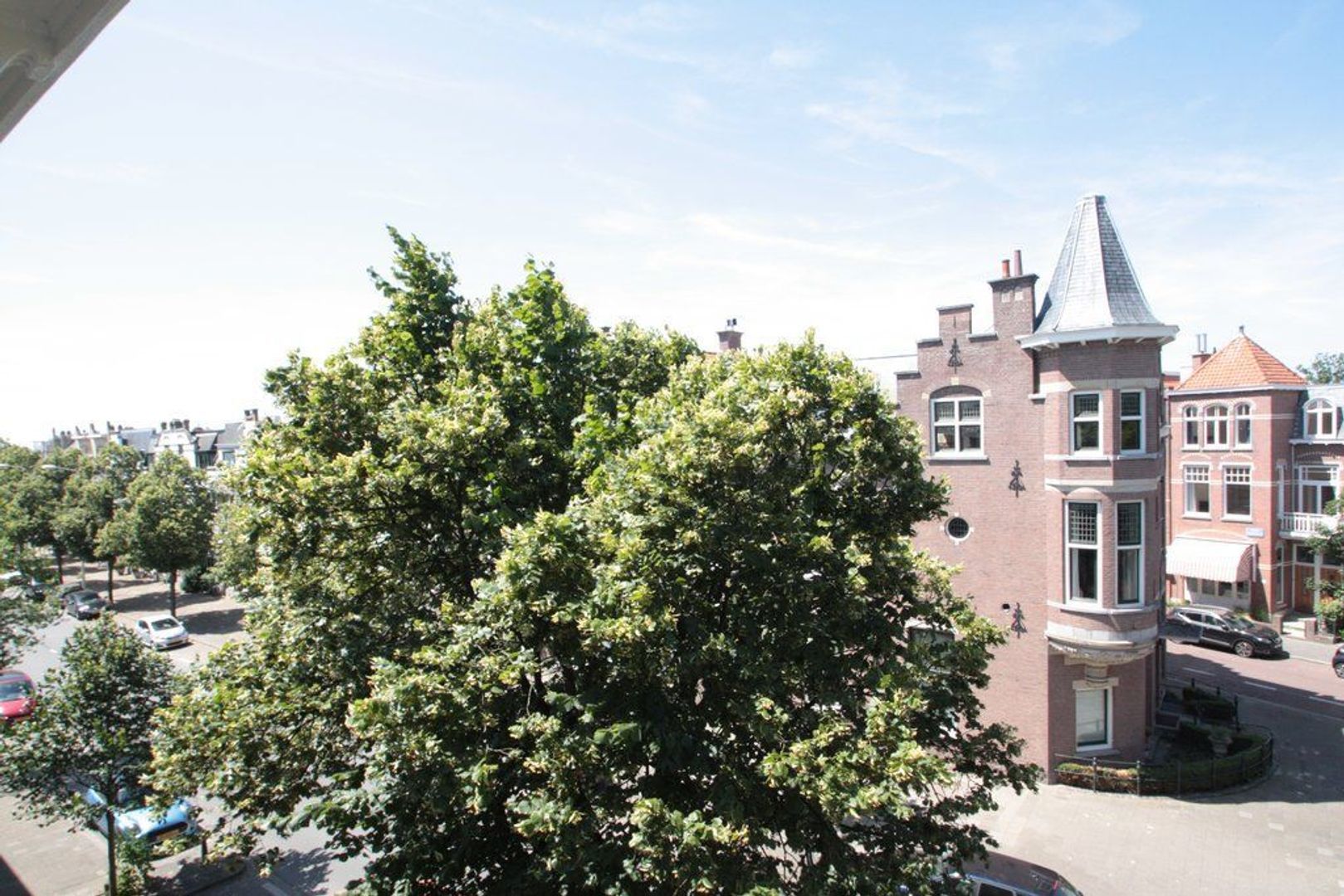 Frederik Hendriklaan 36 .