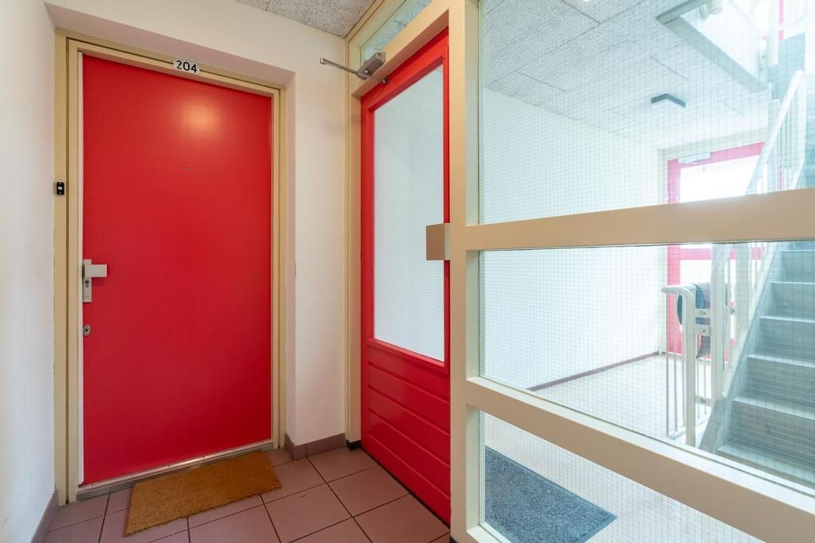 Donker Curtiusstraat 204 .