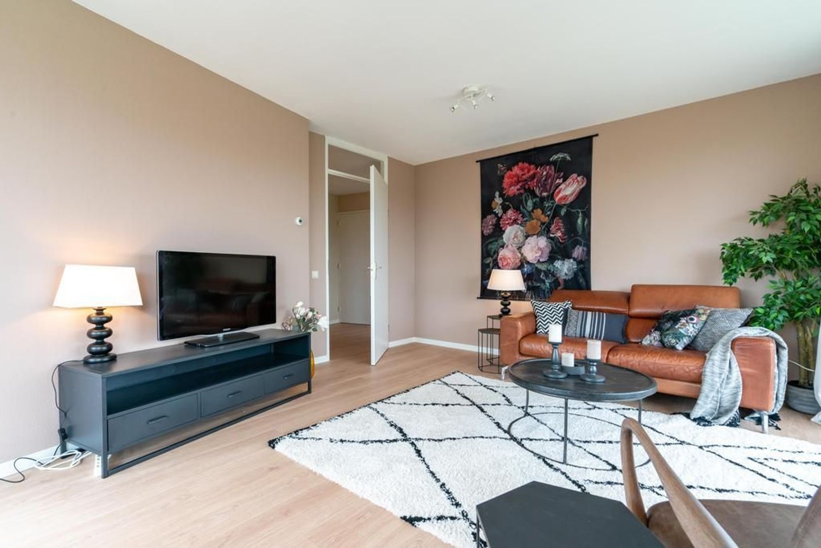 Donker Curtiusstraat 204 .