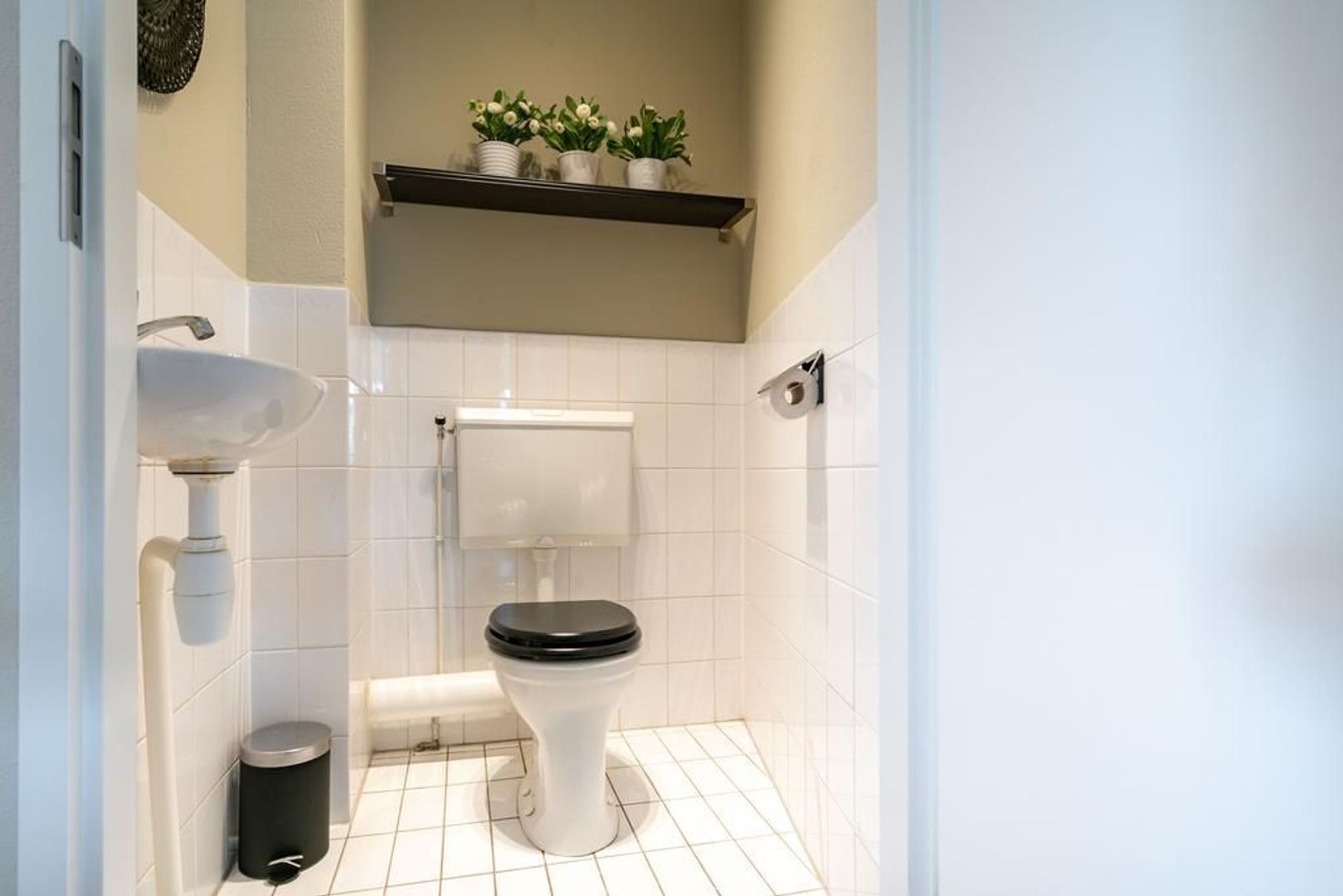 Donker Curtiusstraat 204 .