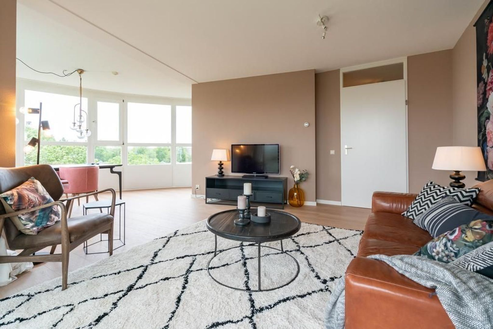 Donker Curtiusstraat 204 .