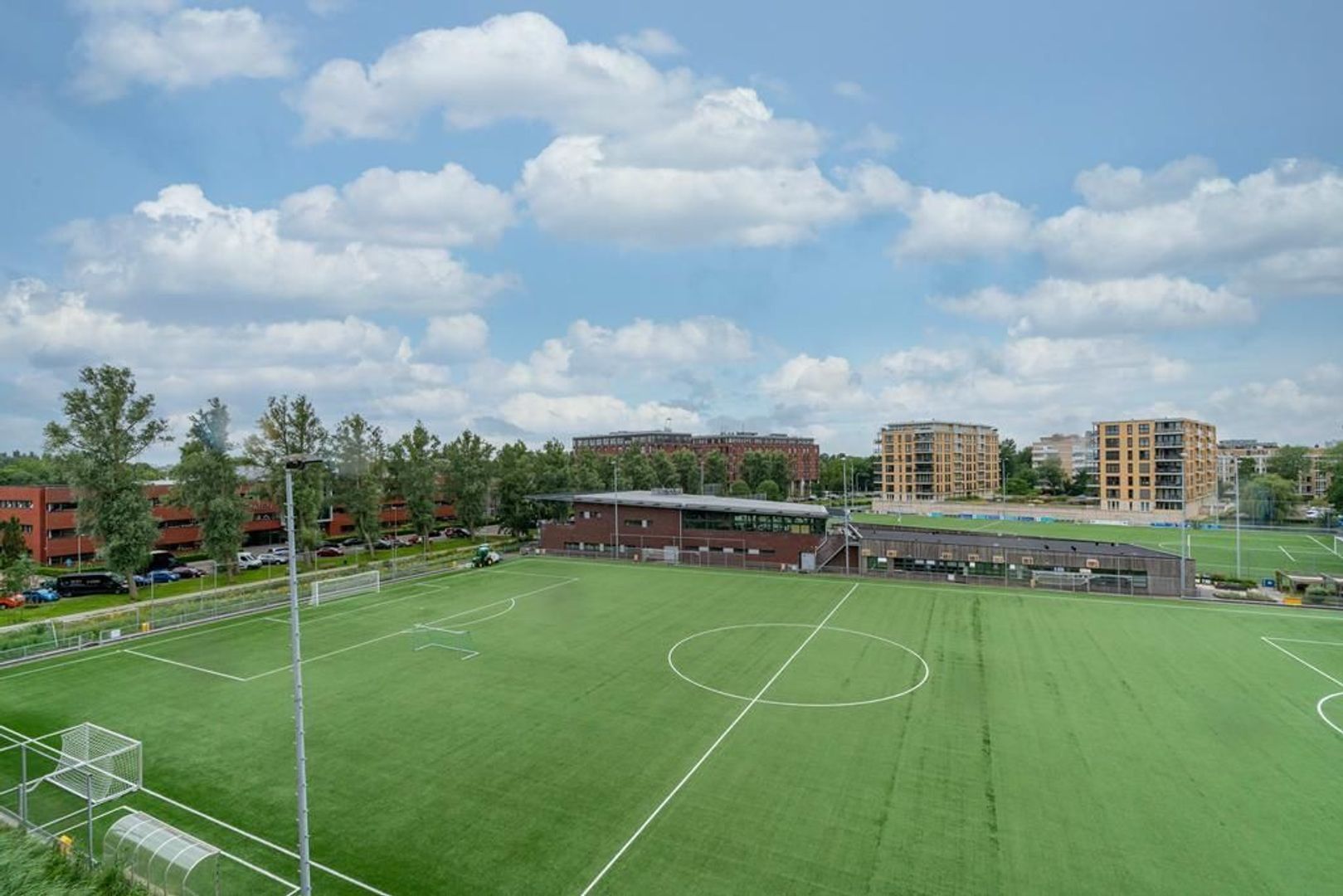 Donker Curtiusstraat 204 .