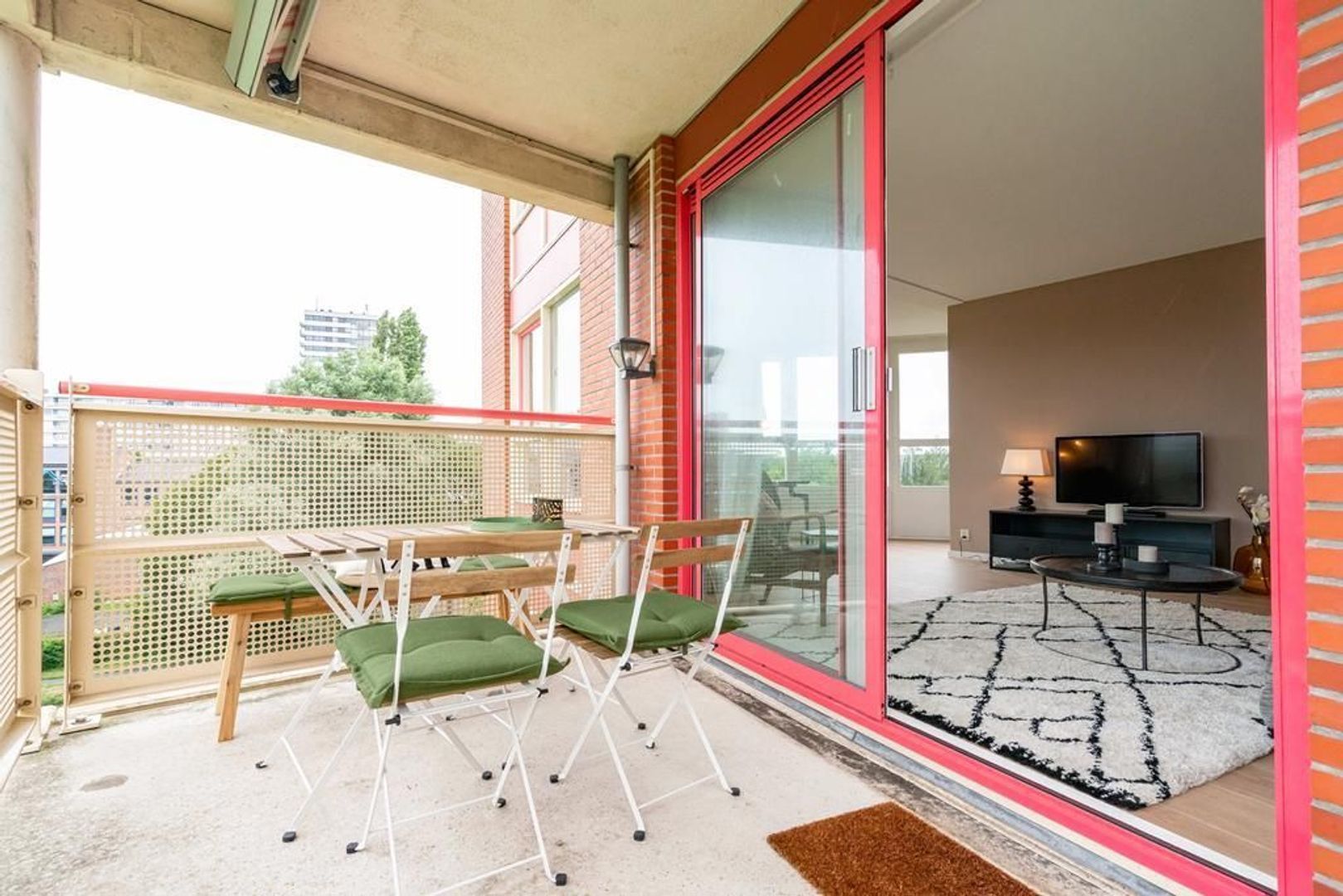 Donker Curtiusstraat 204 .