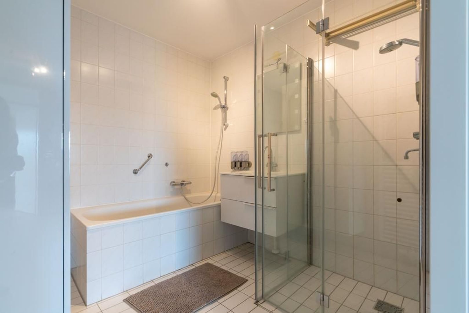 Donker Curtiusstraat 204 .