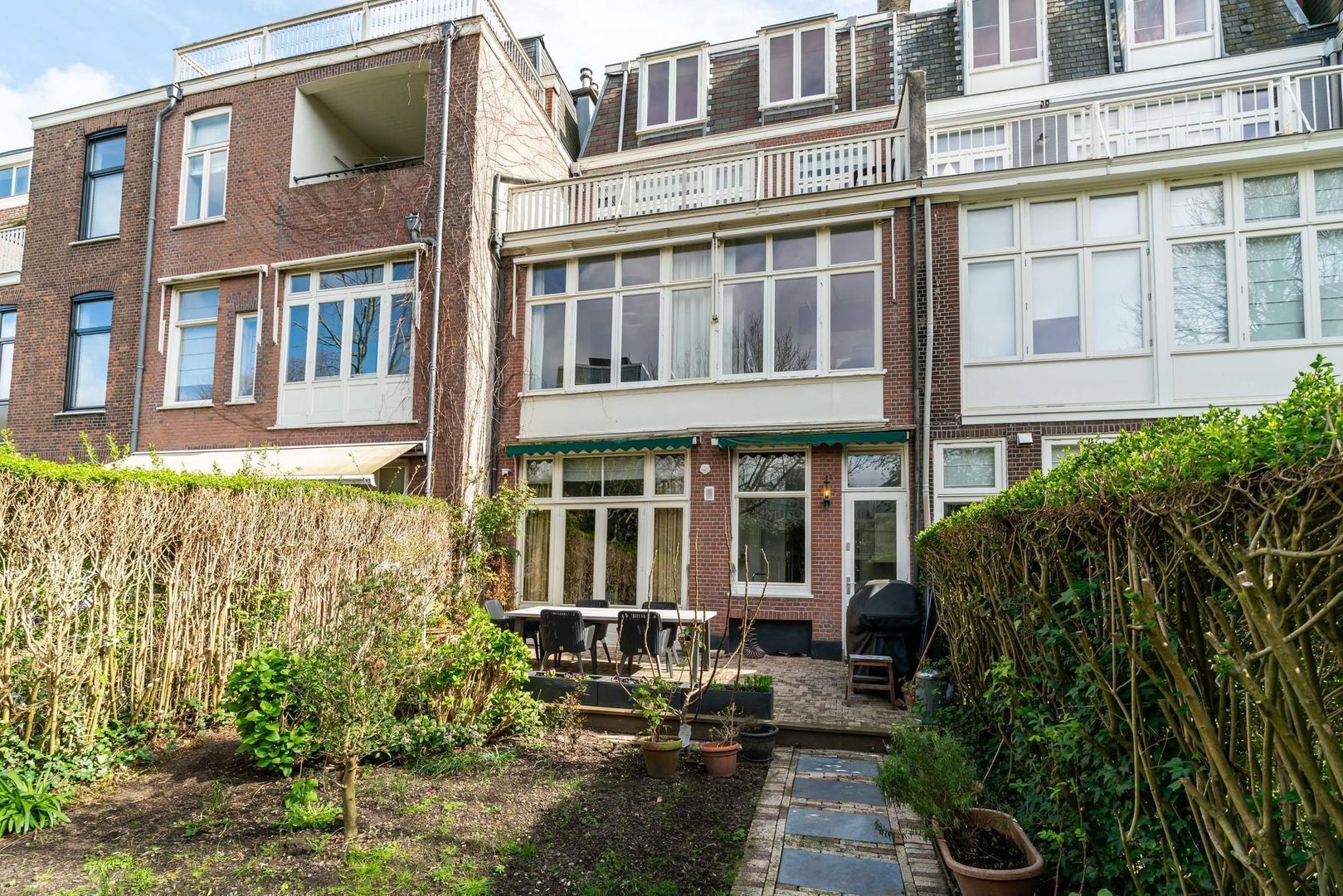 Jan van Nassaustraat 50 .