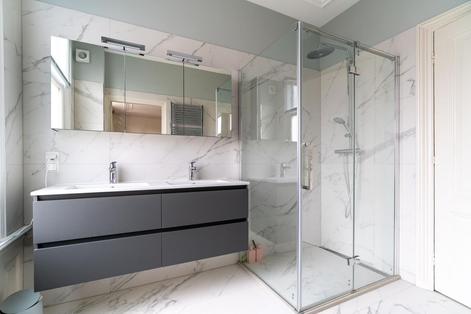 Jan van Nassaustraat 50 .