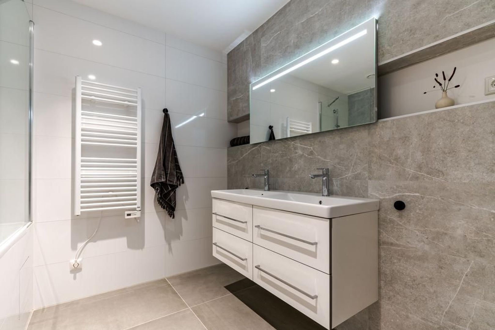 Nieuwe Parklaan 193 .