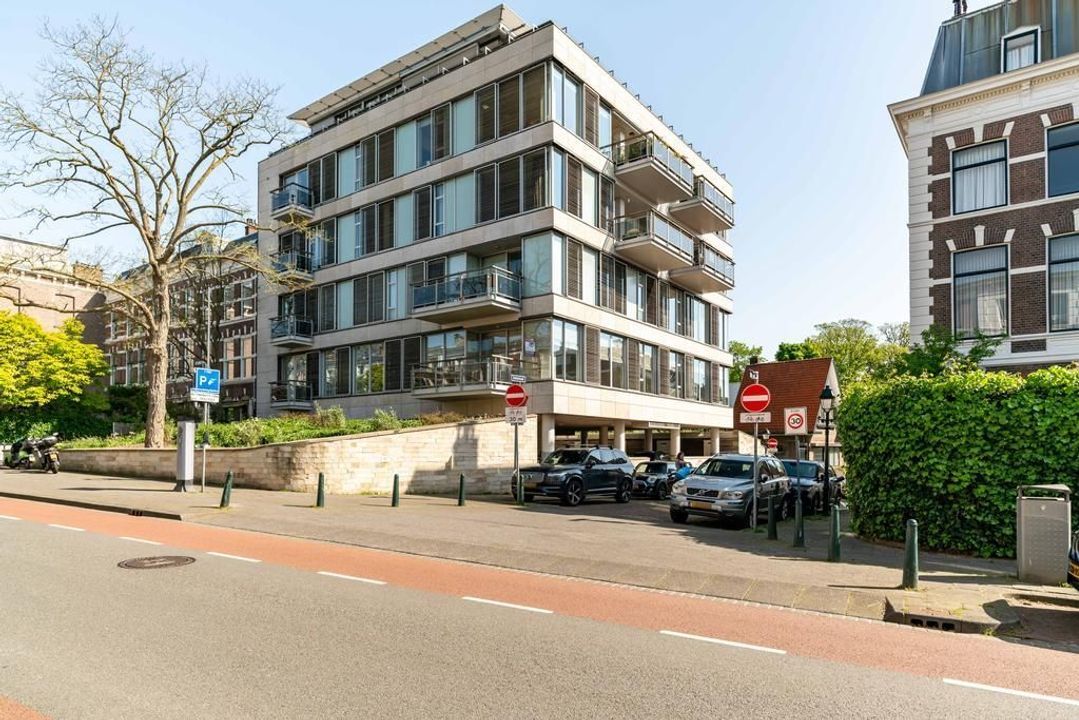 Bankastraat 129 A blur