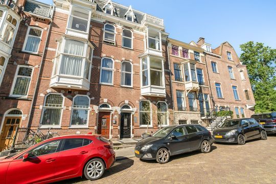 Koninginnegracht 143