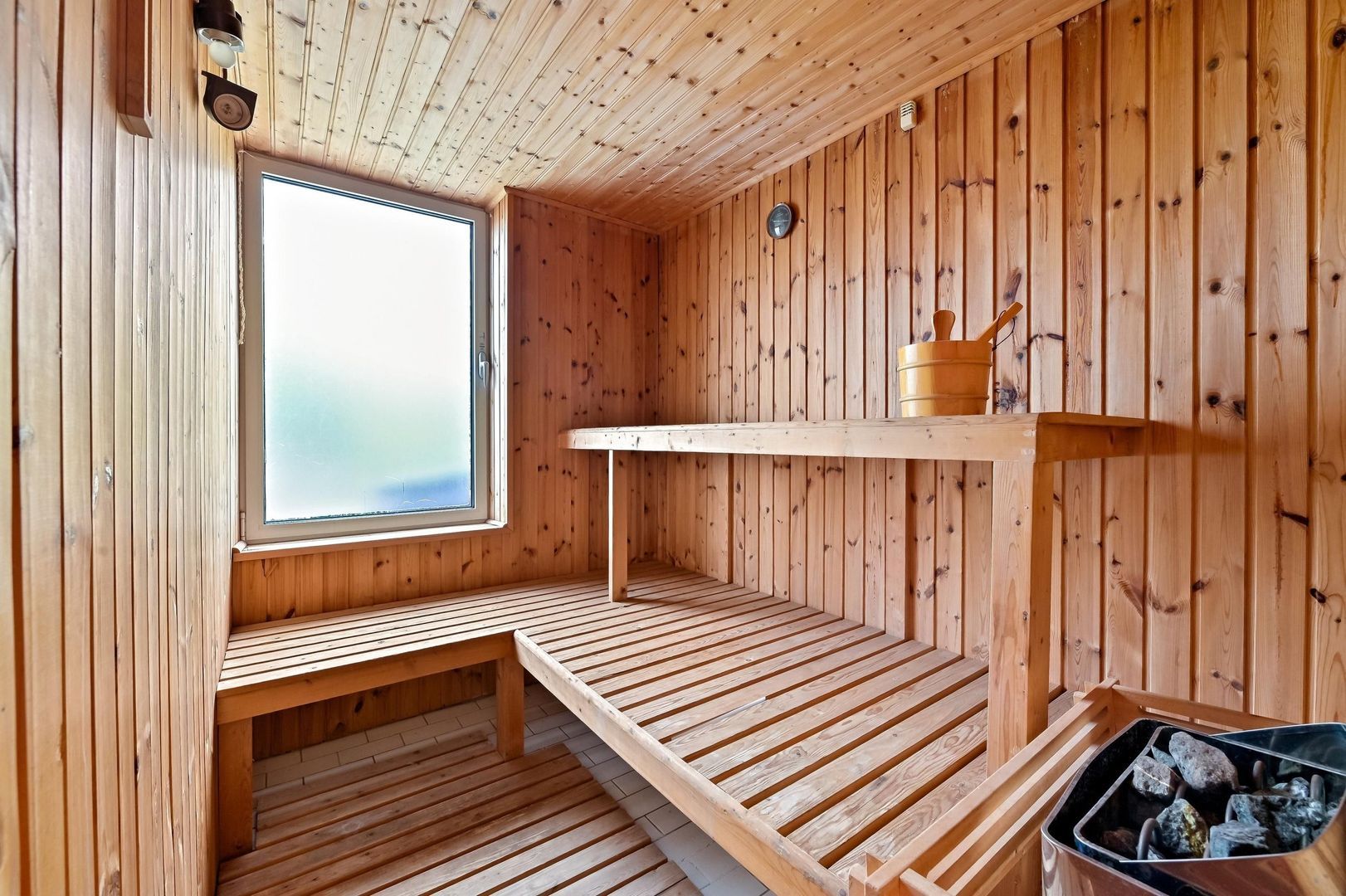 Gevers Deynootweg 66