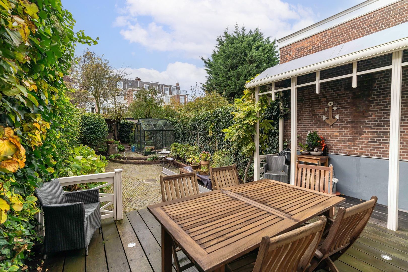 Nassau Ouwerkerkstraat 8