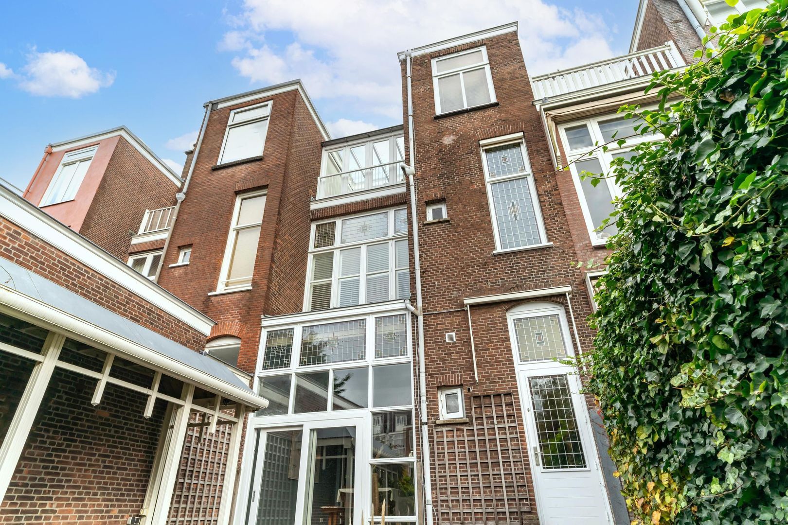 Nassau Ouwerkerkstraat 8