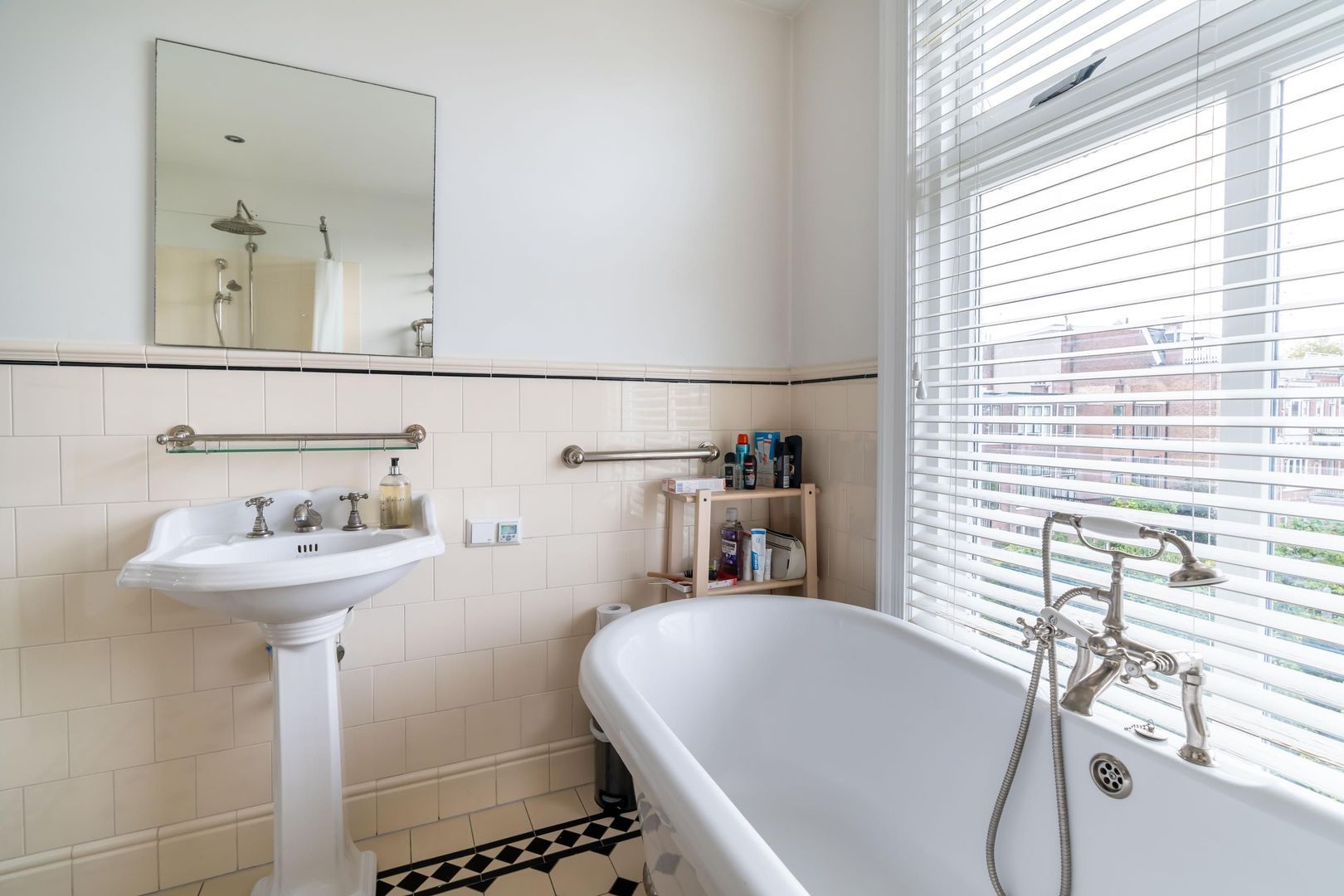 Nassau Ouwerkerkstraat 8