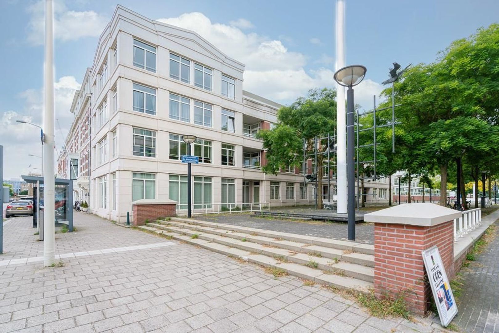 Burgemeester De Monchyplein 5