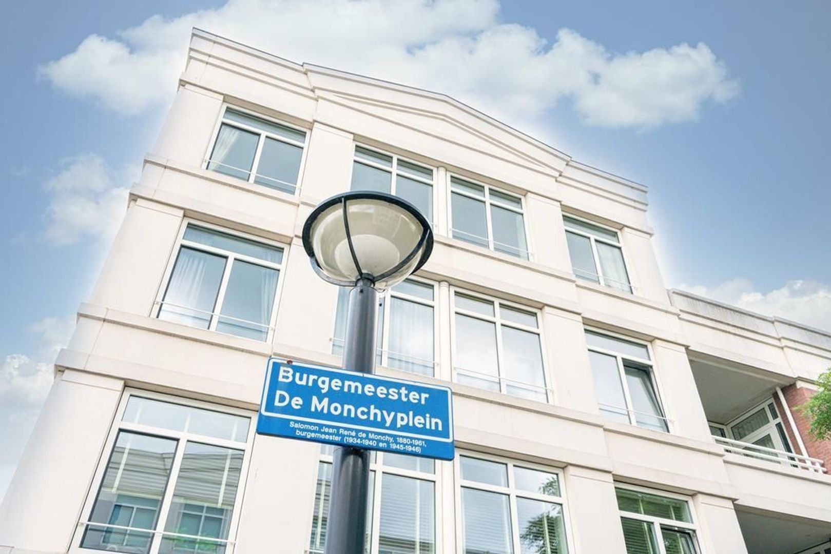 Burgemeester De Monchyplein 5