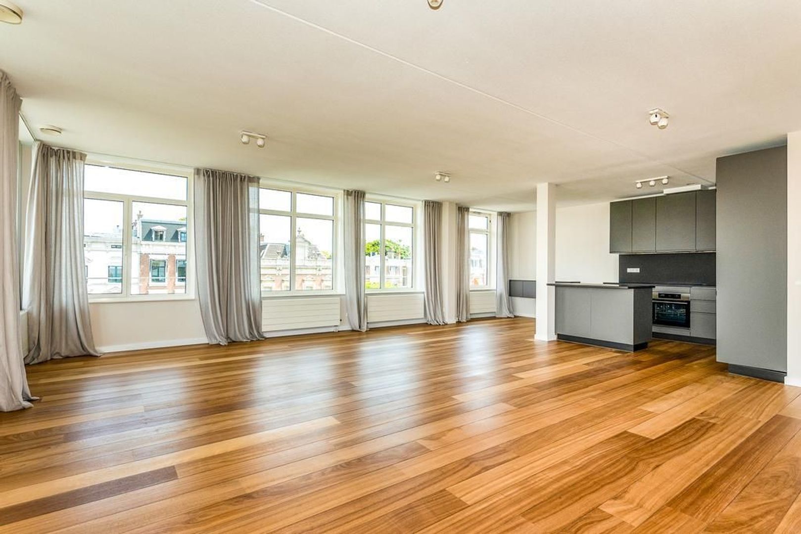 Burgemeester De Monchyplein 5