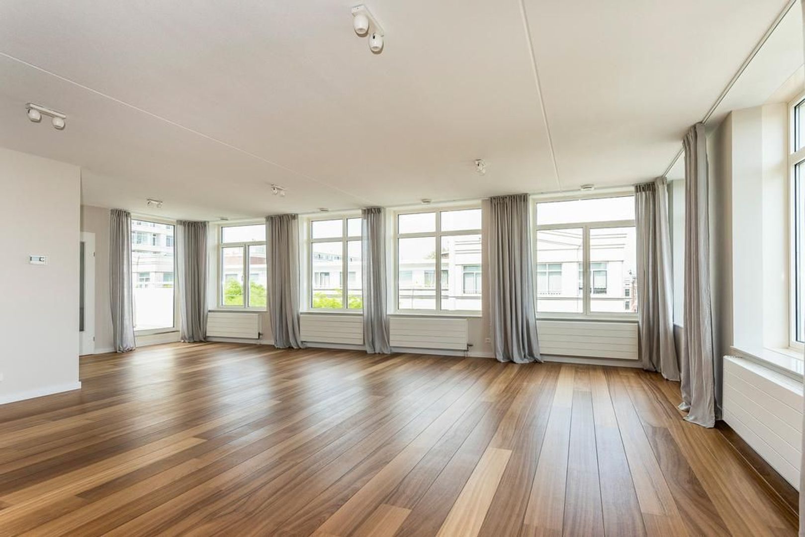 Burgemeester De Monchyplein 5