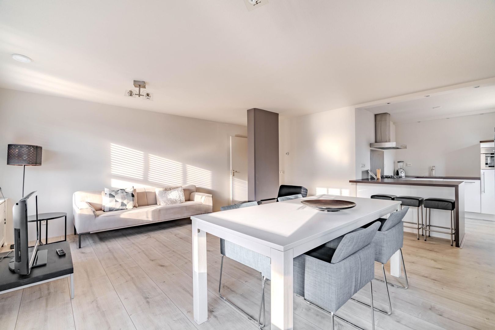 Gevers Deynootweg 676