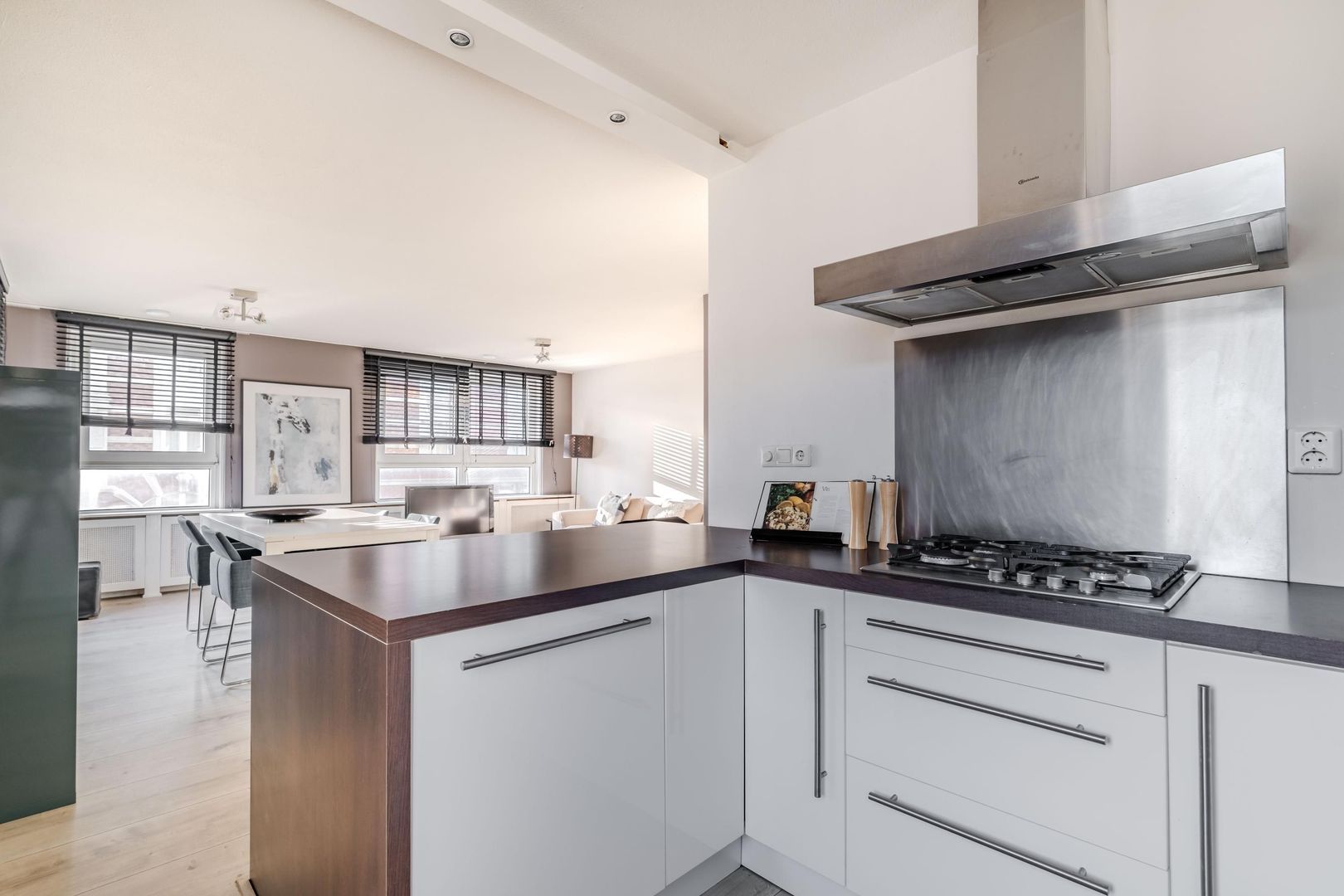 Gevers Deynootweg 676