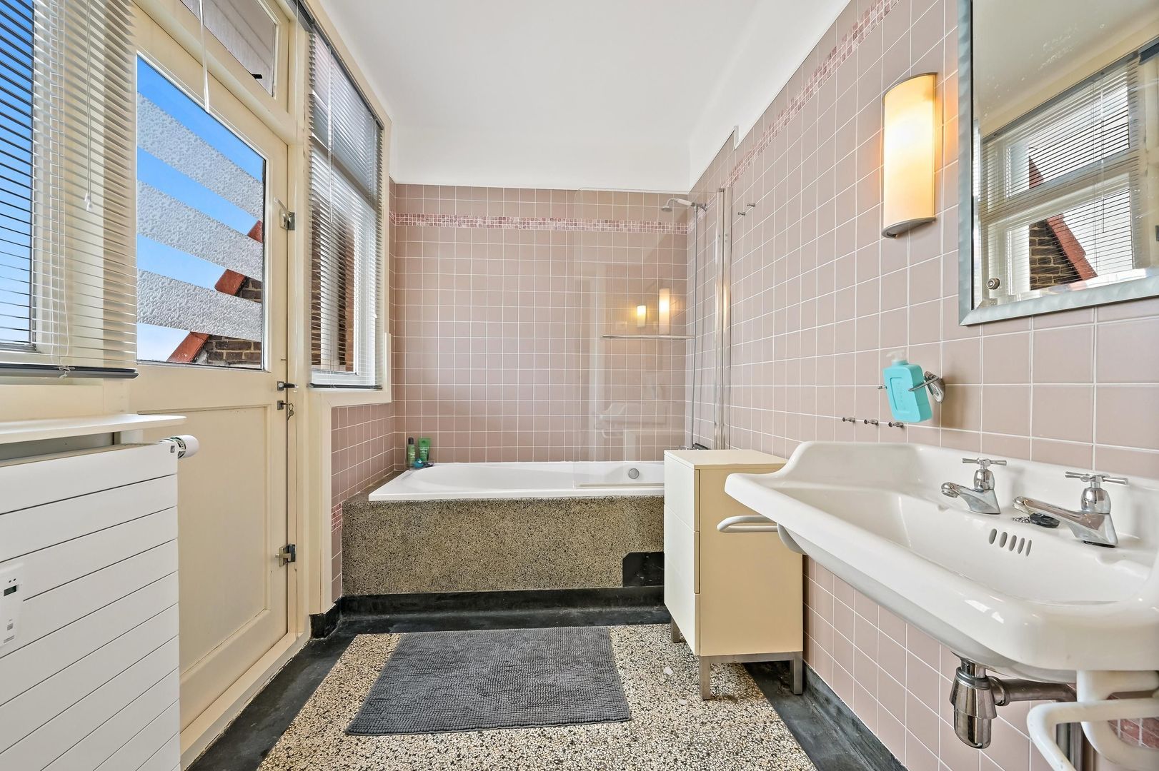 Alexander Gogelweg 77